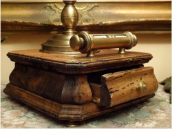 UNIKAT! MOSIĘŻNA LAMPA BANKIERKA Z REGULACJĄ WYSOKOŚCI I KALENDARZEM!