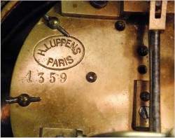 Pałacowy Zegar Medalowy z Kandelabrami, Styl Ludwika XVI - Brąz XIXw. (Wys: 79 cm)