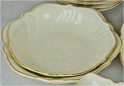 PIĘKNY ROSENTHAL 'VIKTORIA' SERWIS OBIADOWY 12 OSÓB. ECRU/ZŁOTO 1938 ROK. (45 ELEMENTÓW)