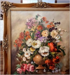 Pałacowa martwa natura z kwiatami - Louisa Medina (ur. 1911 Padwa) 