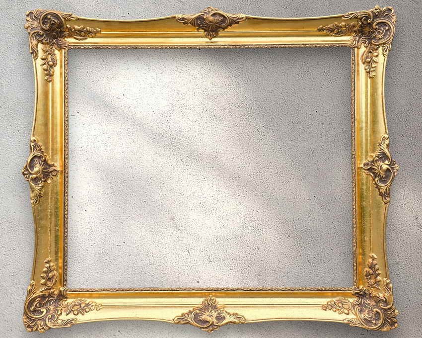 Stara rama po renowacji i złoceniu o wymiarach obrazu (80cm x 70cm) XXw.