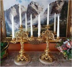 Pałacowy komplet świeczników - kandelabrów z Putto ( Mosiądz i marmur)