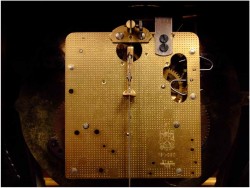 DUŻY ZEGAR Z INTARSJĄ W STYLU CHARLES BOULLE 58CM.