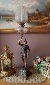 UNIKAT! OGROMNA LAMPA NAFTOWA Z FIGURĄ RYCERZA Z BRĄZU! 15KG/105CM.