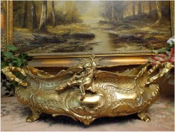 MOSIĘŻNA DUŻA ŻARDINIERA Z PUTTO NA KWIATY, SŁODYCZE 45CM/4KG.