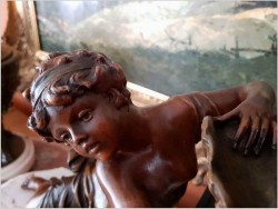 Polecamy! Duży medalowy zegar figuralny z wazami "La Fontaine aux Mesanges" ( par F. Moreau) XIXw.