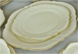 PIĘKNY ROSENTHAL 'VIKTORIA' SERWIS OBIADOWY 12 OSÓB. ECRU/ZŁOTO 1938 ROK. (45 ELEMENTÓW)