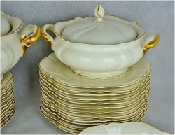 PIĘKNY ROSENTHAL 'VIKTORIA' SERWIS OBIADOWY 12 OSÓB. ECRU/ZŁOTO 1938 ROK. (45 ELEMENTÓW)