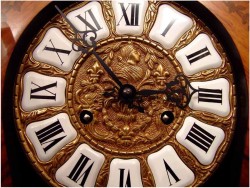 DUŻY ZEGAR Z INTARSJĄ W STYLU CHARLES BOULLE 58CM.