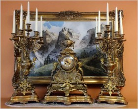 Pałacowy Zegar Medalowy z Kandelabrami, Styl Ludwika XVI - Brąz XIXw. (Wys: 79 cm)