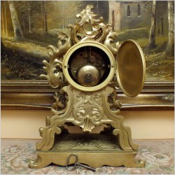 Medalowy zegar z Putto, brąz w stylu Ludwika XV / Rococo 1855r. (Zobacz film!)