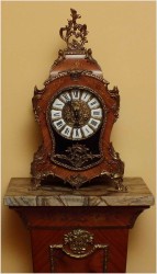 STOJĄCY ZEGAR W STYLU BOULLE Z KONSOLĄ - INTARSJA, BRĄZ, MARMUR 170CM.