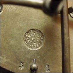 Medalowy zegar z Putto, brąz w stylu Ludwika XV / Rococo 1855r. (Zobacz film!)