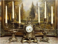 WYJĄTKOWY KOMPLET MOSIĘŻNY, ZEGAR ZE ŚWIECZNIKAMI  - ROCOCO 1878 ROK