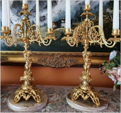 Pałacowy komplet świeczników - kandelabrów z Putto ( Mosiądz i marmur)