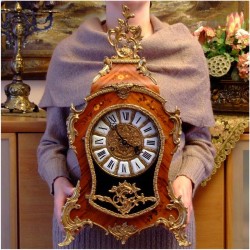 DUŻY ZEGAR Z INTARSJĄ W STYLU CHARLES BOULLE 58CM.