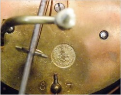 Pałacowy Zegar Medalowy z Kandelabrami, Styl Ludwika XVI - Brąz XIXw. (Wys: 79 cm)