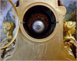 Pałacowy Zegar Medalowy z Kandelabrami, Styl Ludwika XVI - Brąz XIXw. (Wys: 79 cm)