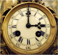 POLECAMY! MEDALOWY WSPANIAŁY DUŻY MOSIĘŻNY ZEGAR ROCOCO Z KANDELABRAMI - A.D. MOUGIN XIXw.