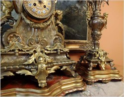 Pałacowy Zegar Medalowy z Kandelabrami, Styl Ludwika XVI - Brąz XIXw. (Wys: 79 cm)