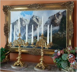 Pałacowy komplet świeczników - kandelabrów z Putto ( Mosiądz i marmur)