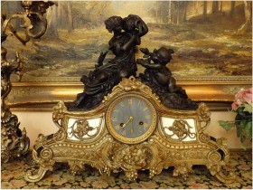 KOMINKOWY ZEGAR FIGURALNY Z FRANCJI ~ BRĄZ, FRANCJA XIXw.