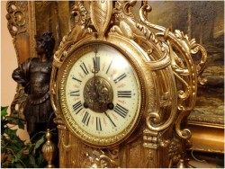 POLECAMY! PIĘKNY WIDOWISKOWY MOSIĘŻNY ZEGAR Z FRANCJI XIXw. (Medaile de Bronze)