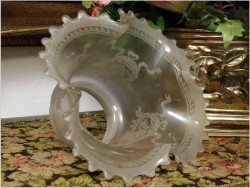 UNIKAT! STARY KLOSZ Z FALBANĄ DO LAMPY NAFTOWEJ (ORYGINAŁ XIXw.)